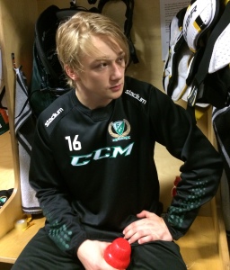 Rasmus intervjuas i A-lagets omklädningsrum efter matchen. Det är inte någon alltför kvalificerad gissning att vi kommer att få se mer av honom här framöver... Foto: Marie Angle/fbkbloggen
